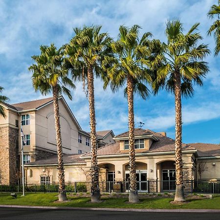 Homewood Suites By Hilton Ontario רנצ'ו קוקמונגה מראה חיצוני תמונה