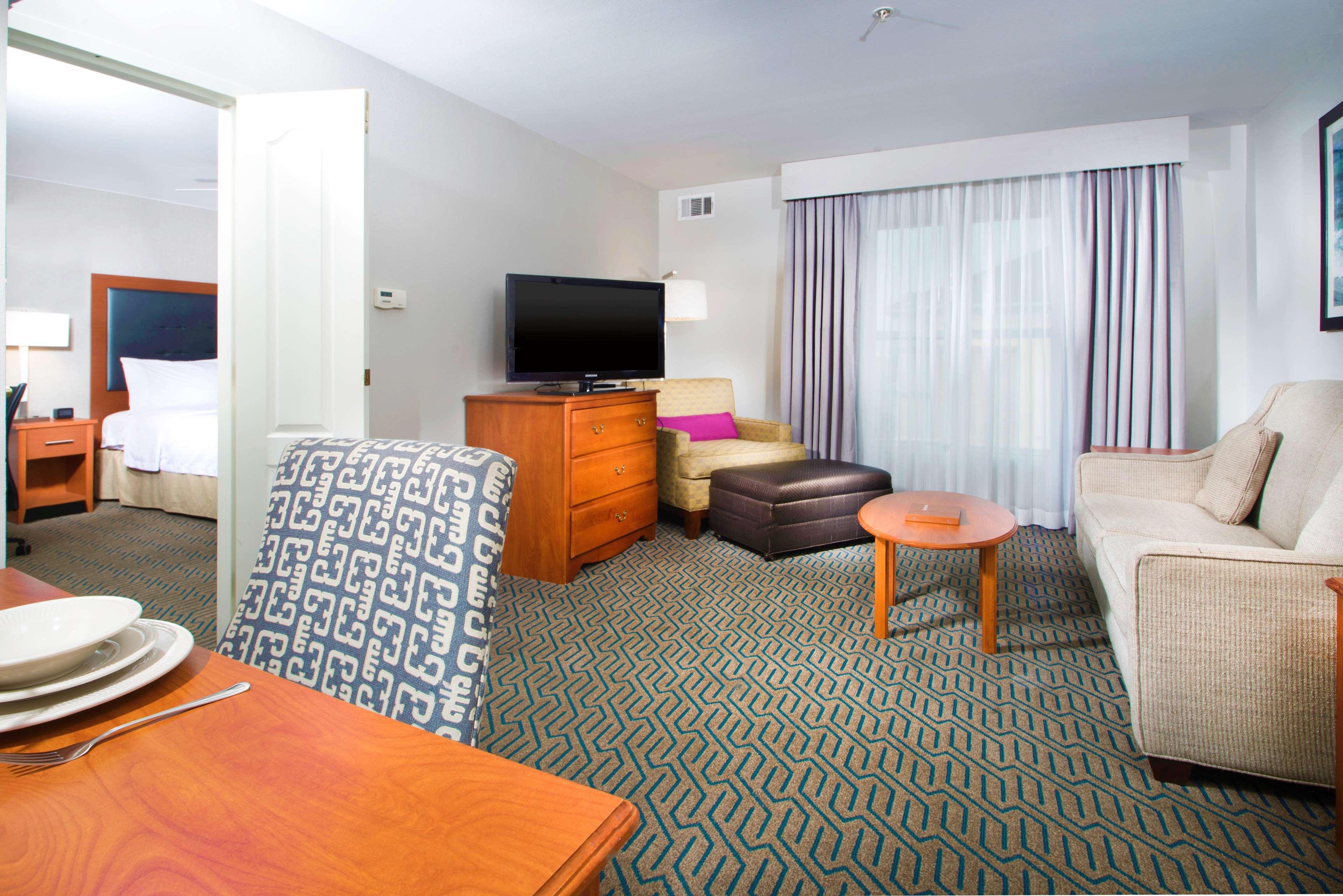 Homewood Suites By Hilton Ontario רנצ'ו קוקמונגה מראה חיצוני תמונה