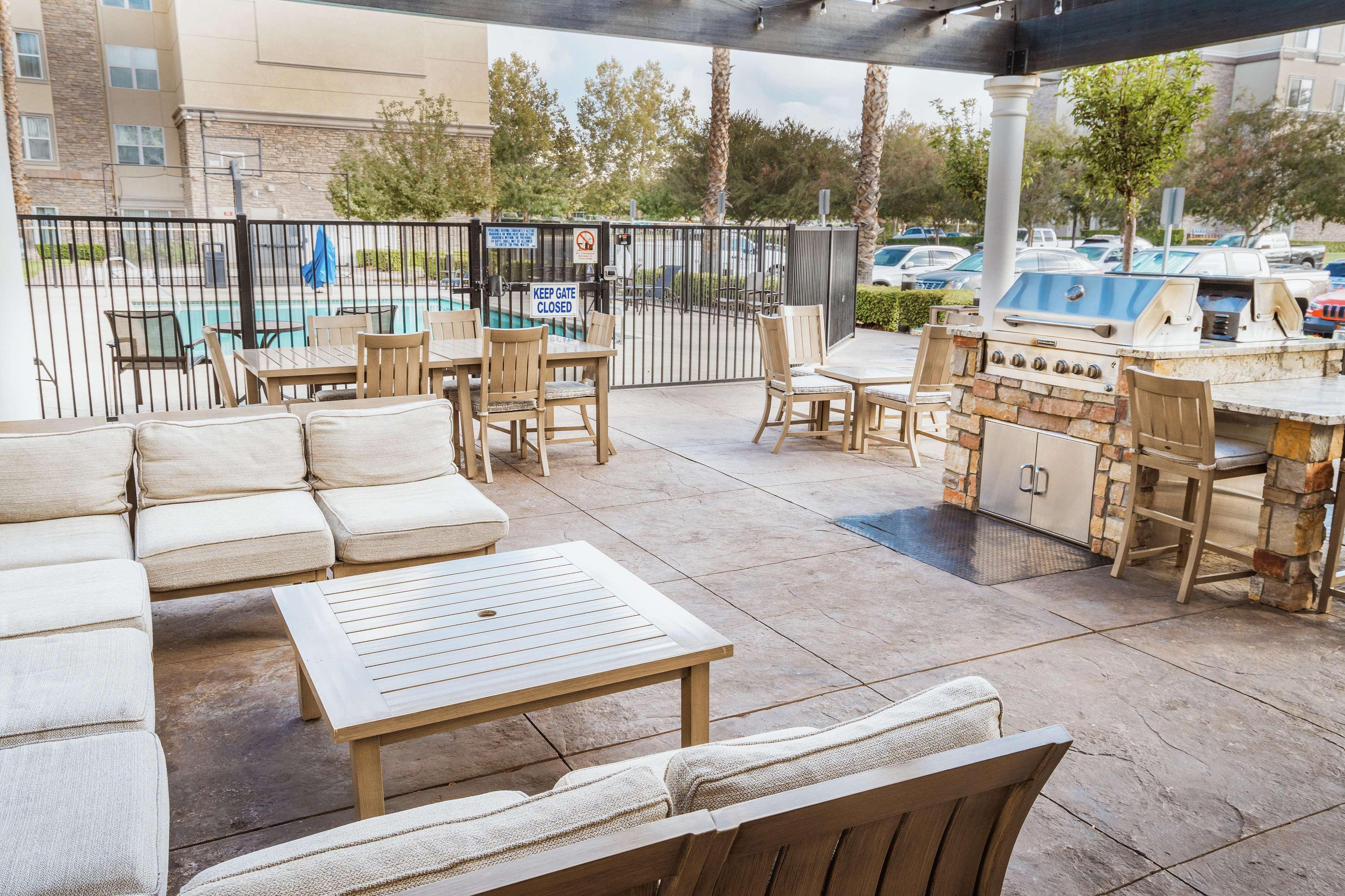 Homewood Suites By Hilton Ontario רנצ'ו קוקמונגה מראה חיצוני תמונה