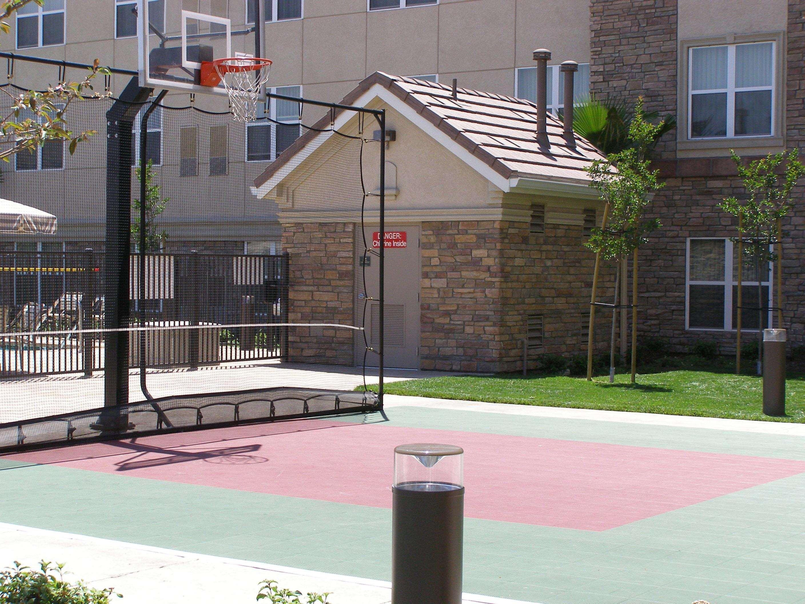 Homewood Suites By Hilton Ontario רנצ'ו קוקמונגה מראה חיצוני תמונה