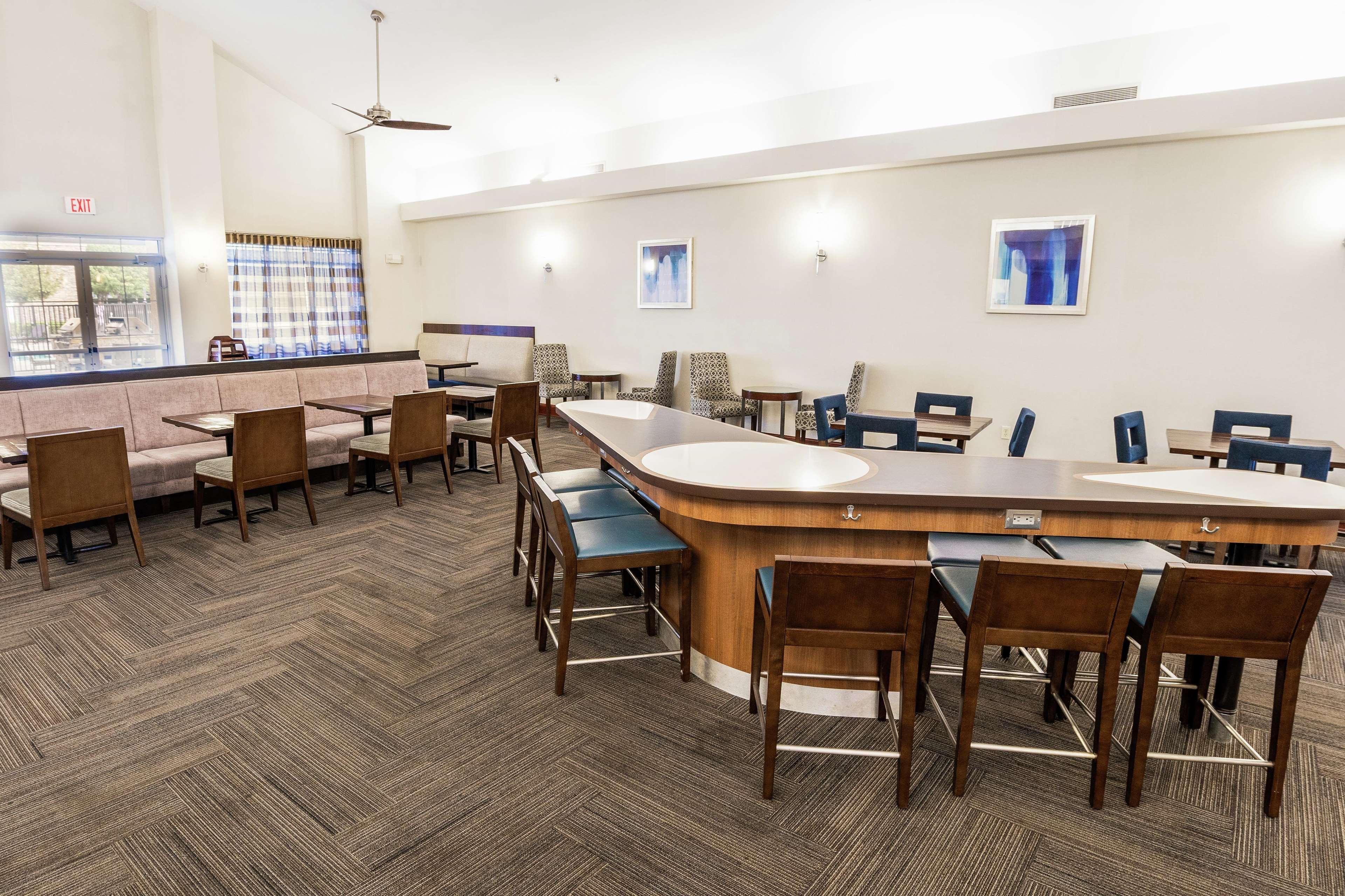 Homewood Suites By Hilton Ontario רנצ'ו קוקמונגה מראה חיצוני תמונה