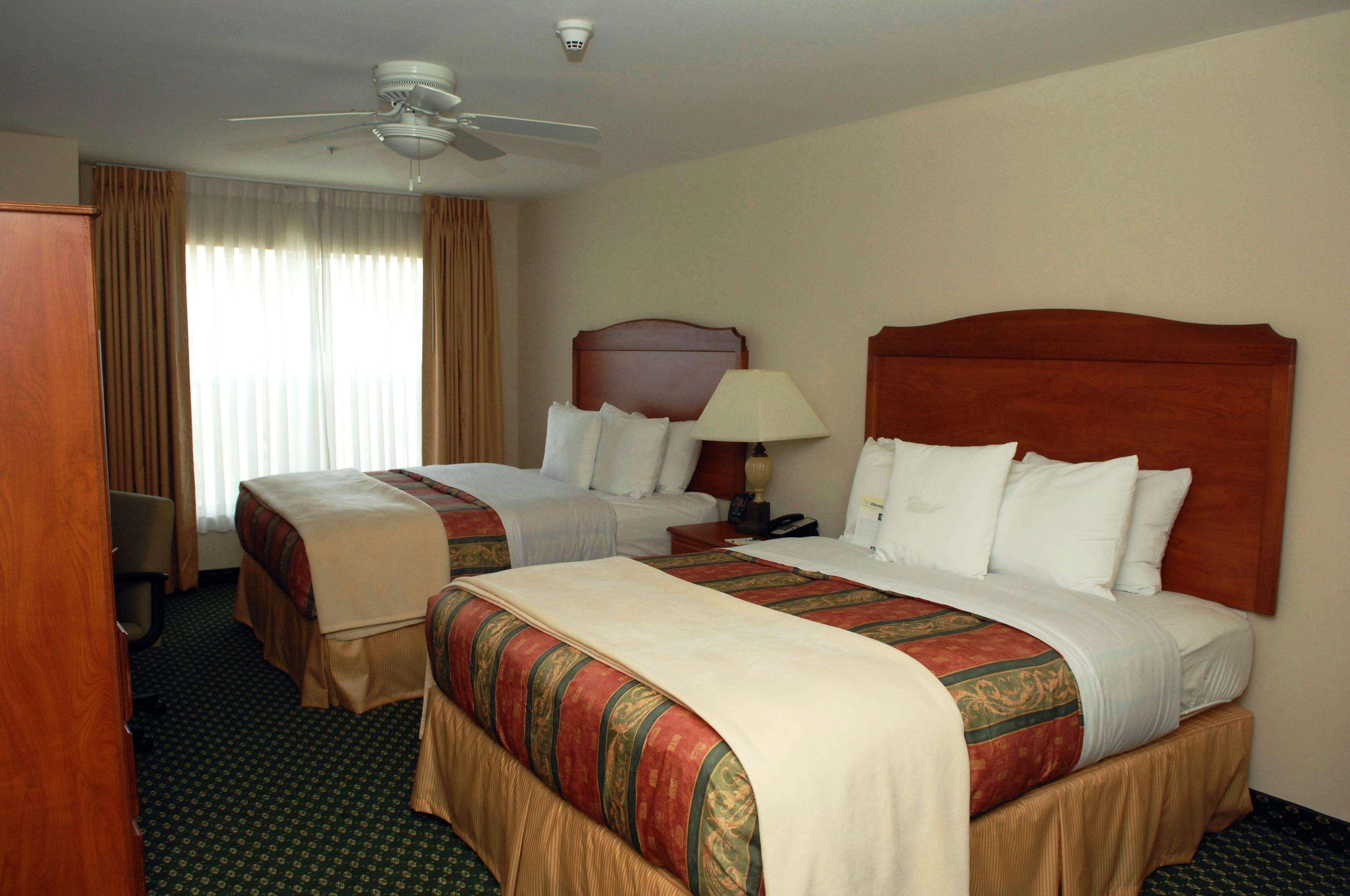 Homewood Suites By Hilton Ontario רנצ'ו קוקמונגה מראה חיצוני תמונה