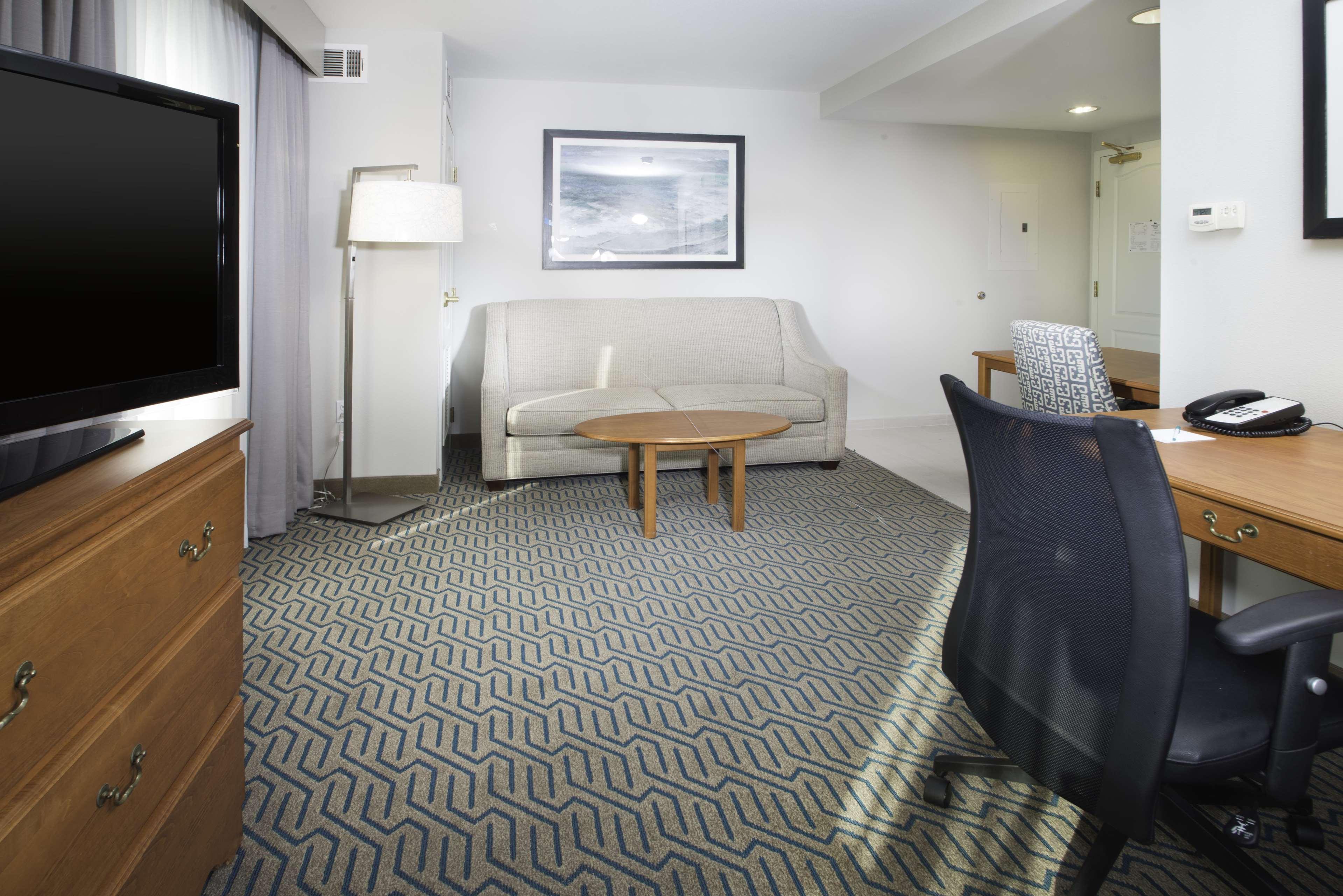 Homewood Suites By Hilton Ontario רנצ'ו קוקמונגה מראה חיצוני תמונה