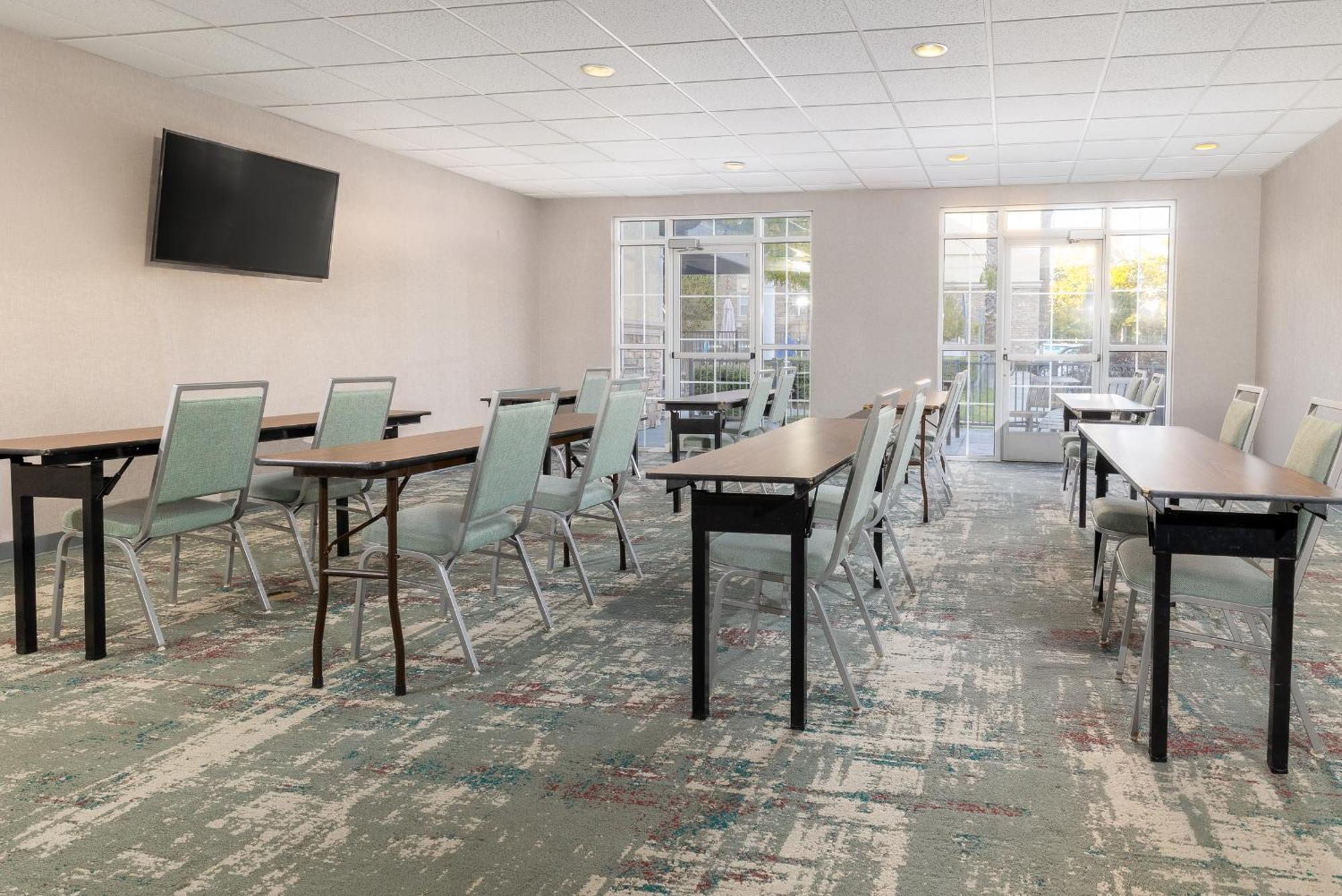 Homewood Suites By Hilton Ontario רנצ'ו קוקמונגה מראה חיצוני תמונה