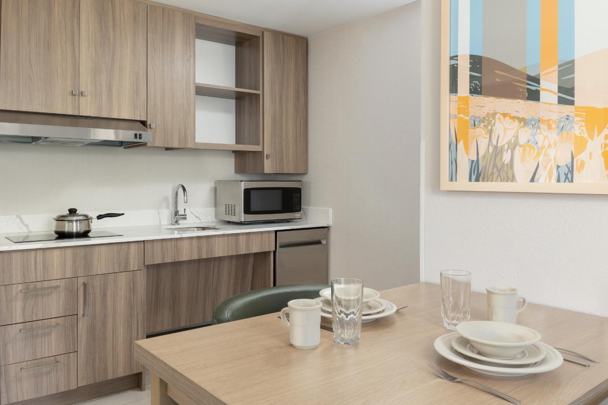 Homewood Suites By Hilton Ontario רנצ'ו קוקמונגה מראה חיצוני תמונה