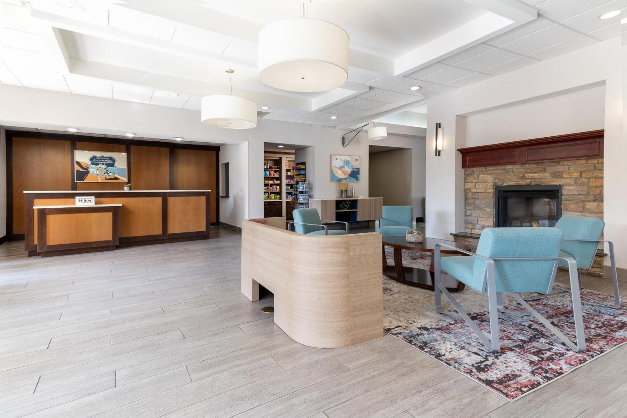 Homewood Suites By Hilton Ontario רנצ'ו קוקמונגה מראה חיצוני תמונה